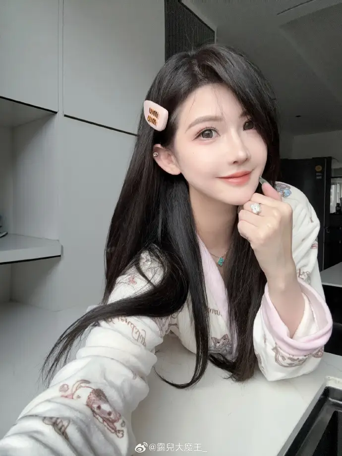 露兒大魔王写真合集下载&amp;汇总[16套-2.3G]