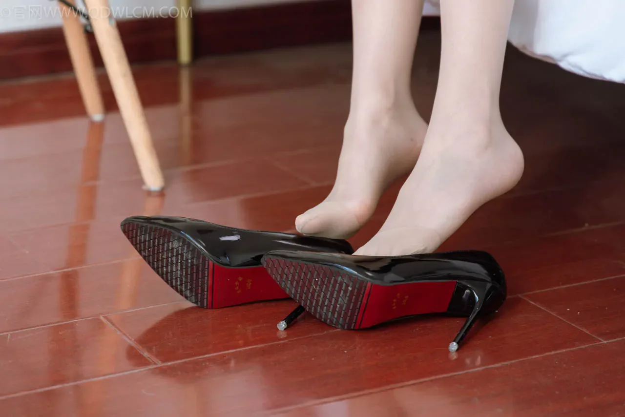 [全网资源汇总]美足专精物恋传媒写真合集含4K原版视频（1-1300期）[持续更新]Part1